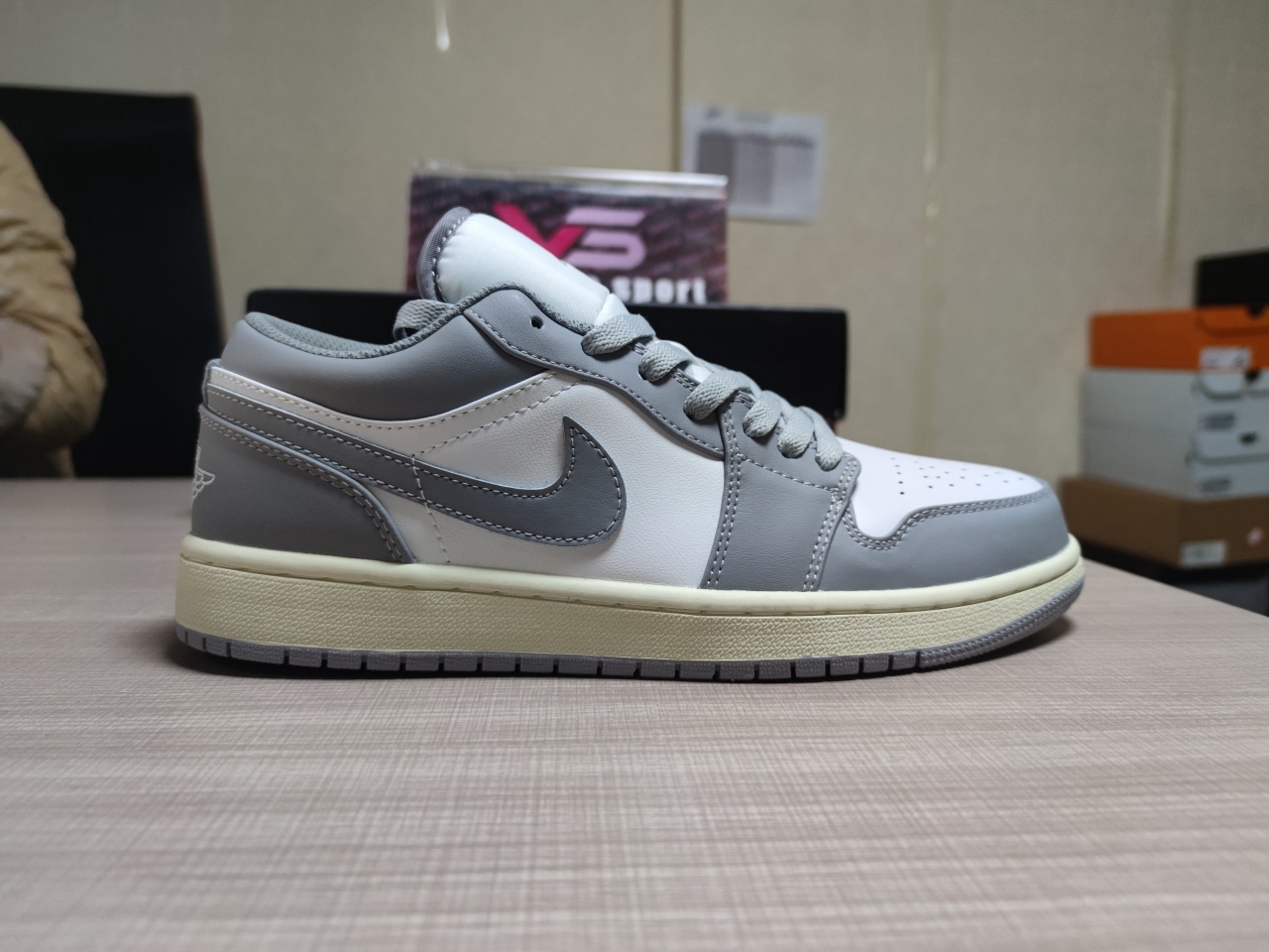 Air Jordan 1 Low Vintage Stealth Grey 553558 053