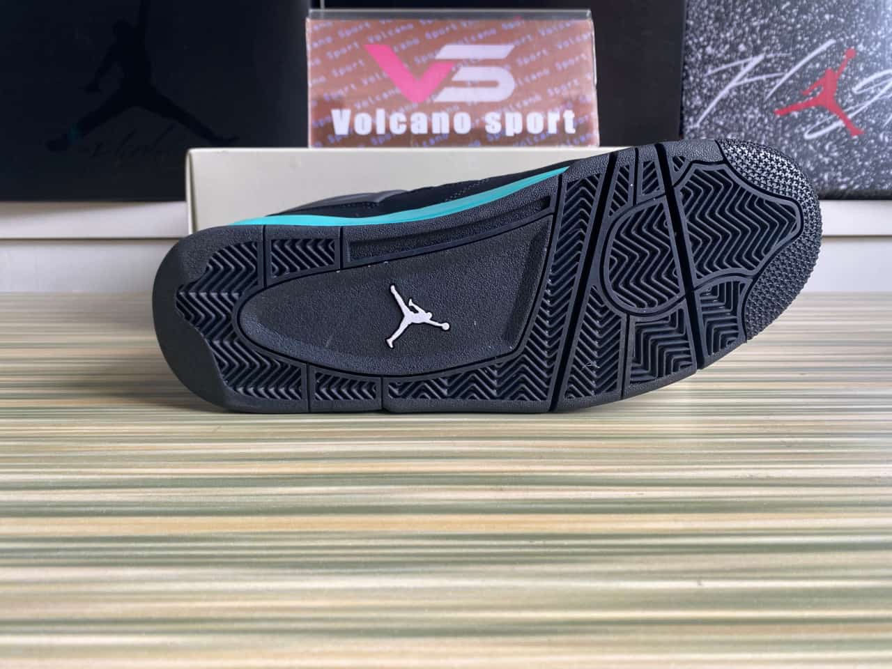 Jordan 4 XTiffany Black and Green BQ7669-132