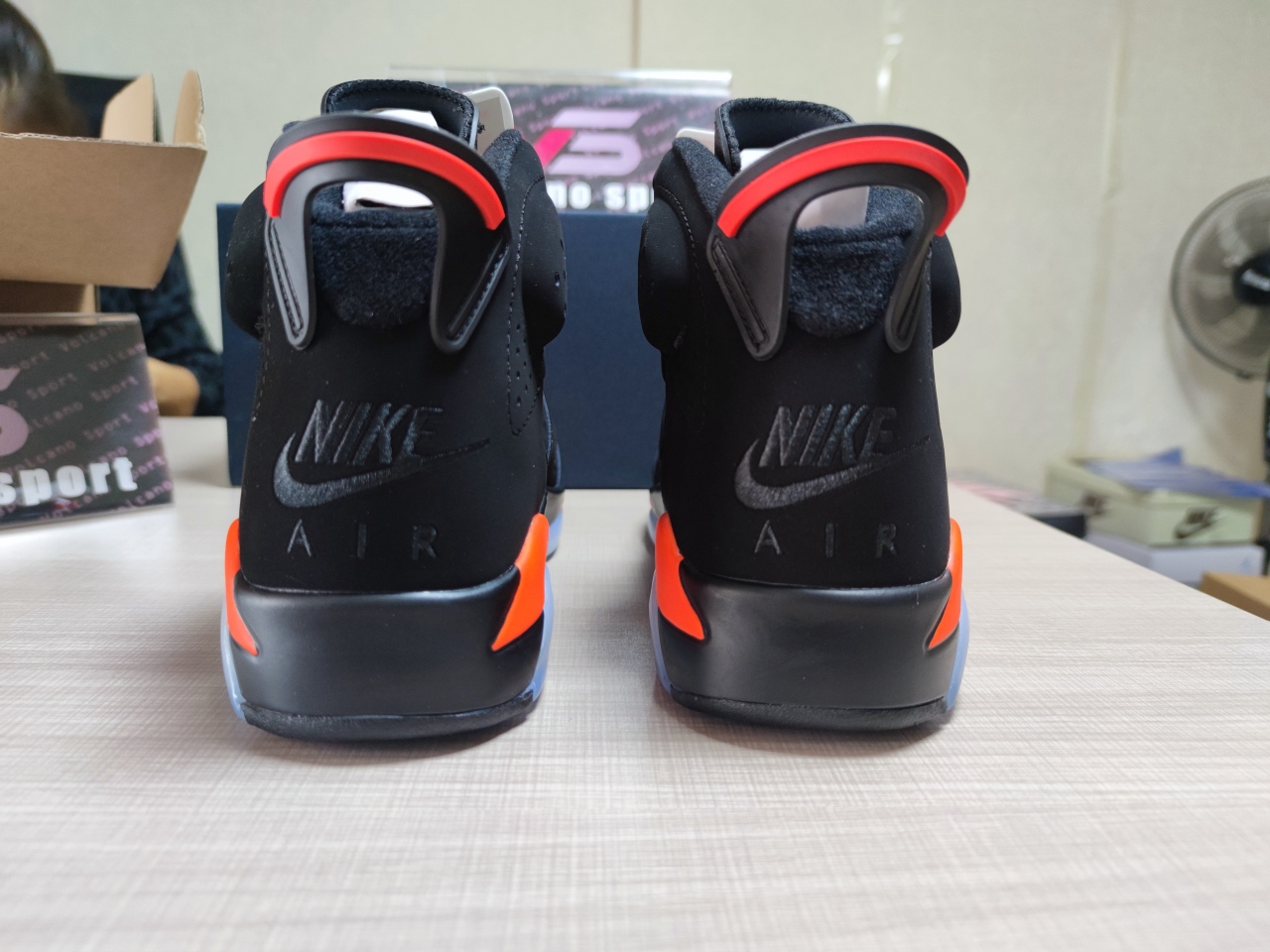 Jordan 6 Retro Black Infrared 384665 060