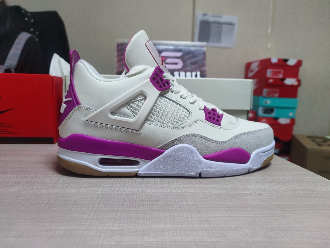 Jordan 4 Retro SB Pink
