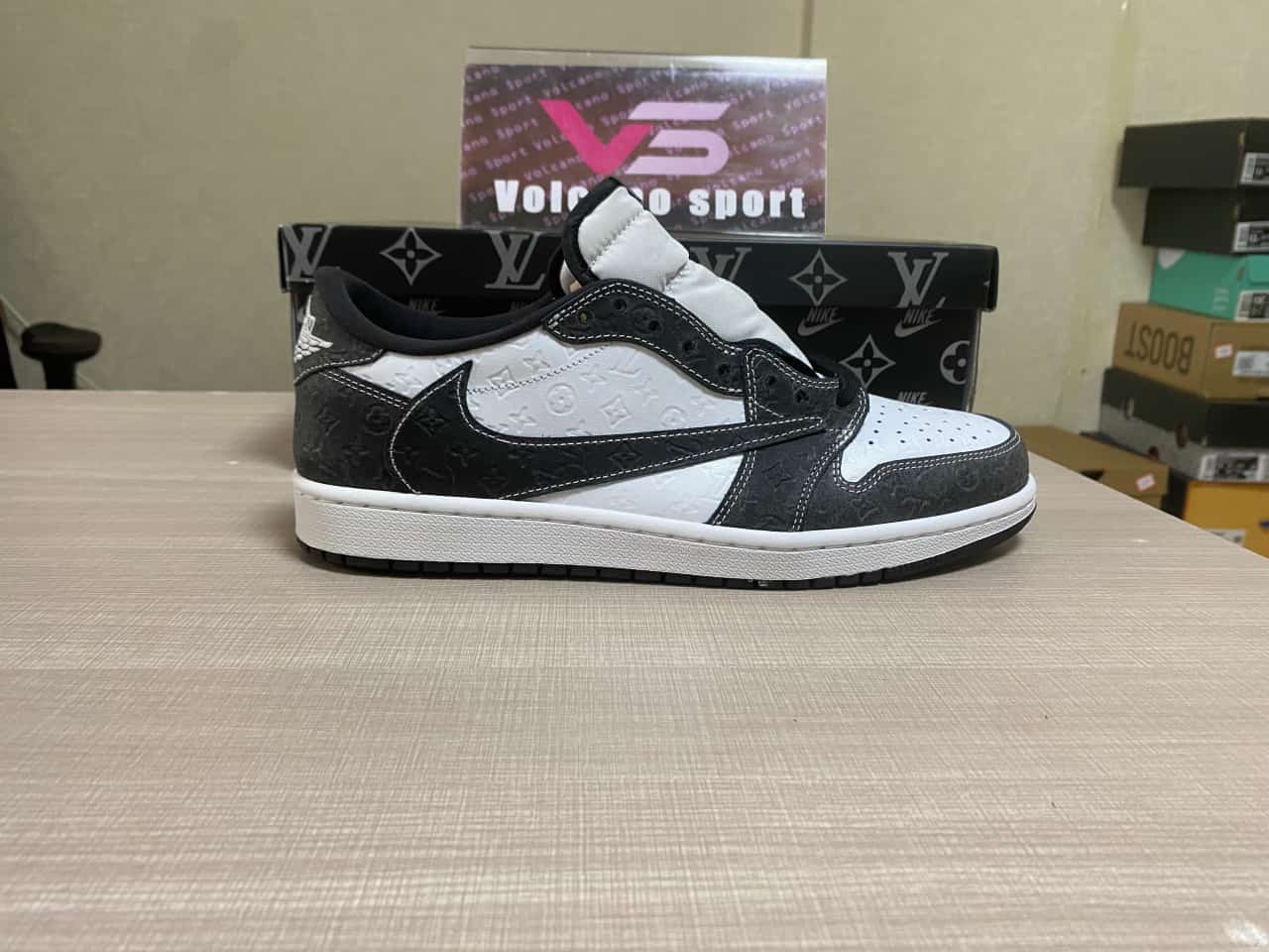 LV x Jordan 1 Low DL2211-001