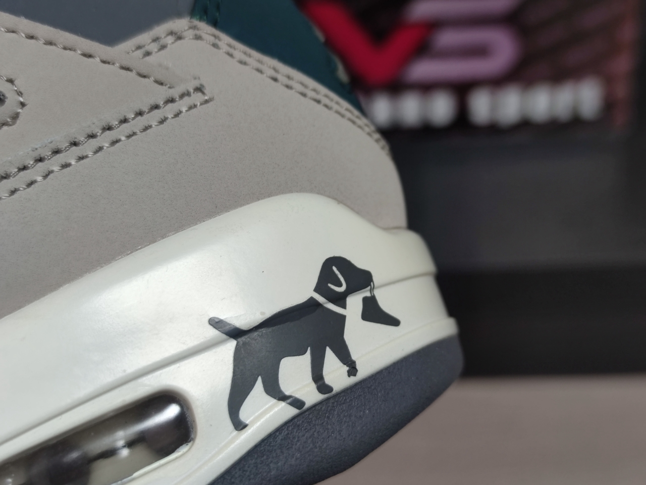 AIR JORDAN 4 RETRO NAVY BLUE