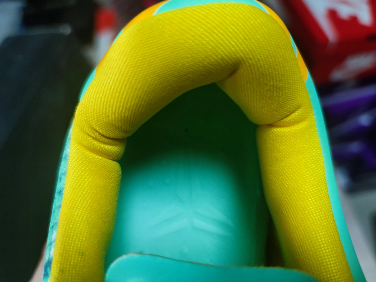 Kobe 8 System Green Glow Laser Orange 555035-304