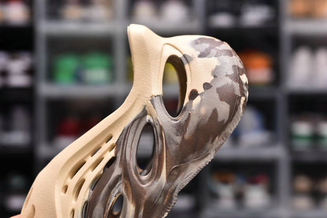 adidas Yeezy Foam RNNR MX Cream Clay GX8774