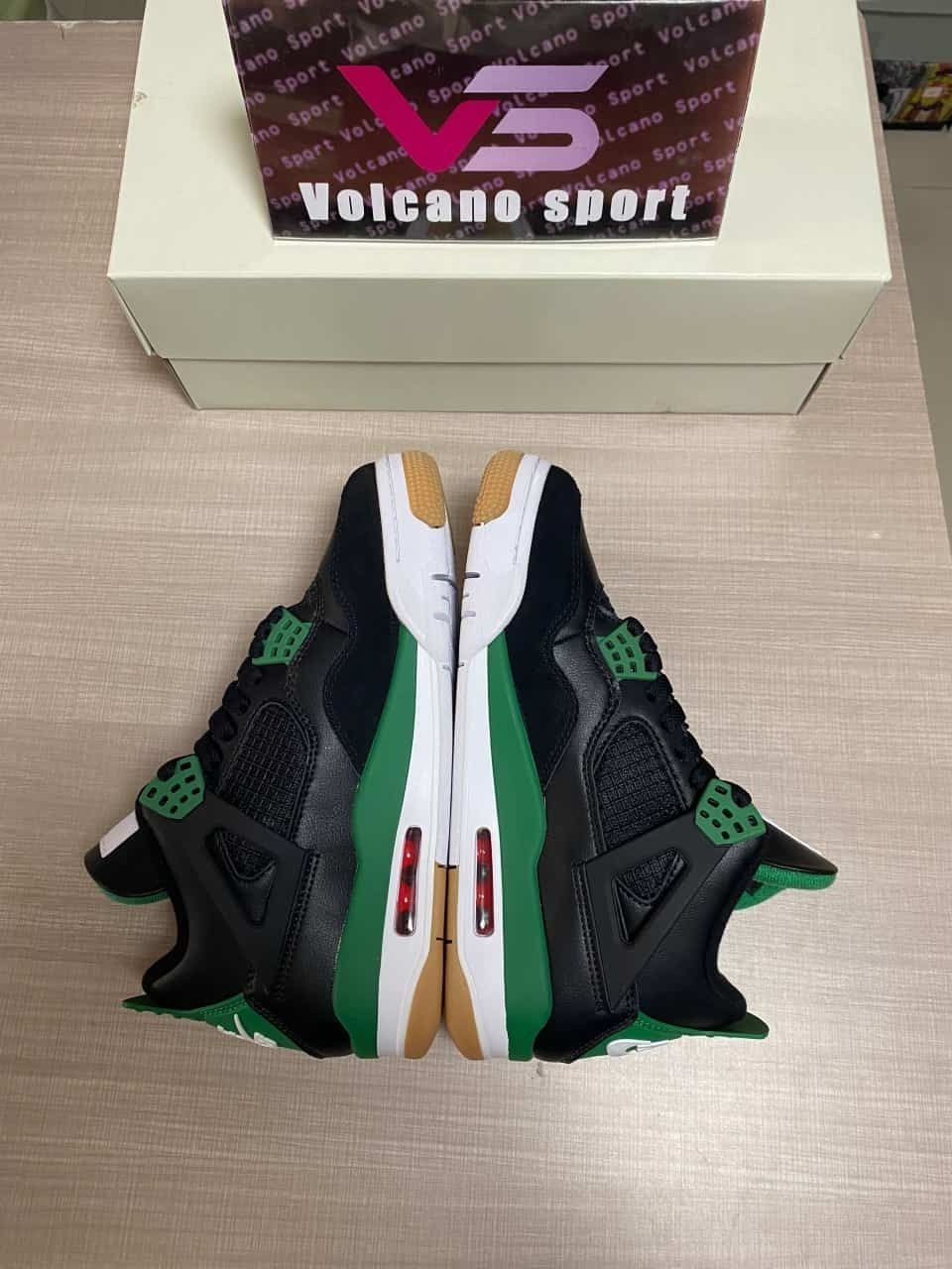 Nike SB x Jordan 4 Retro SP