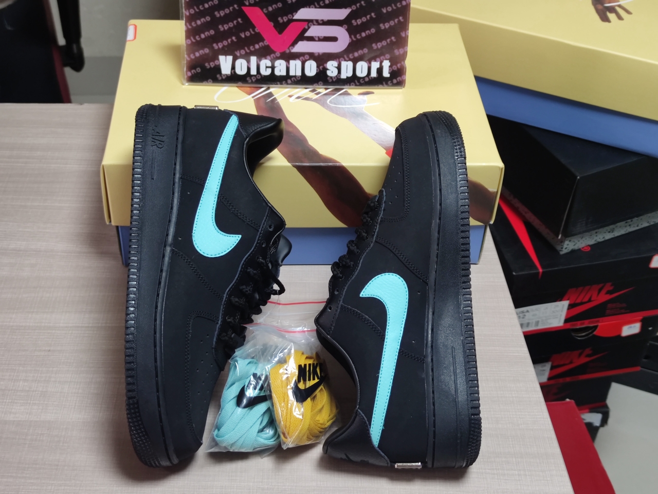 Tiffany X Air Force 1 Black and Green AO2425 400