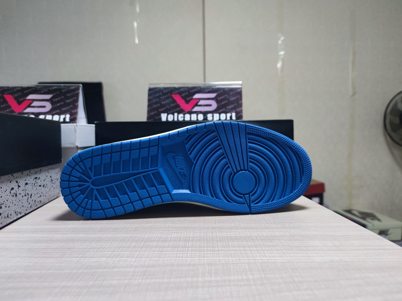 Travis Scott x Jordan 1 low CQ4277-212