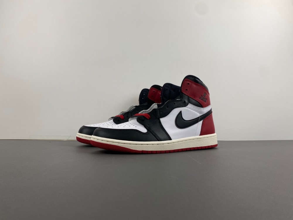 Air Jordan 1 High OG “Black Toe Reimagined”DZ5485-106