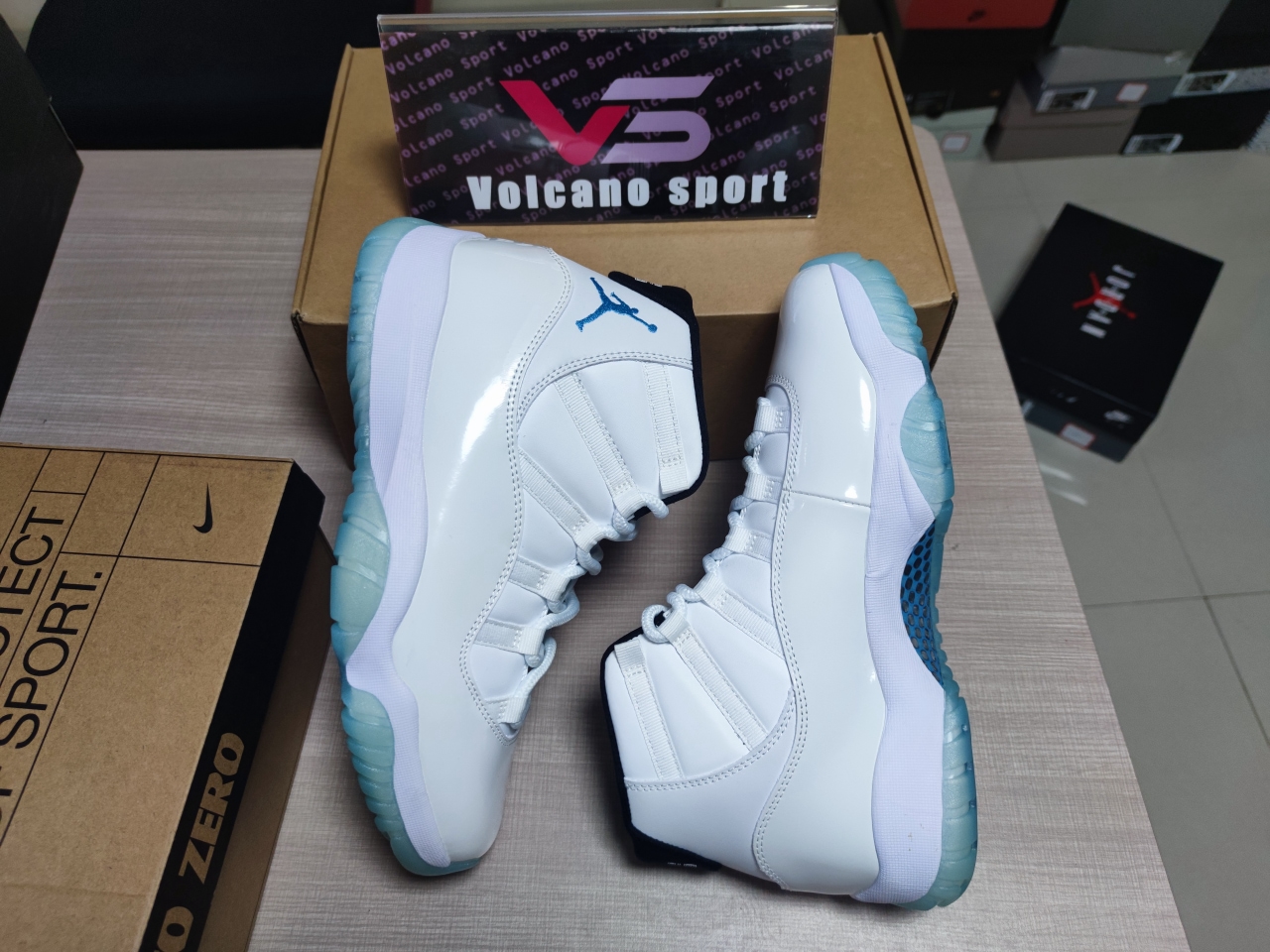 Jordan 11 “Legend Blue” 378037 117