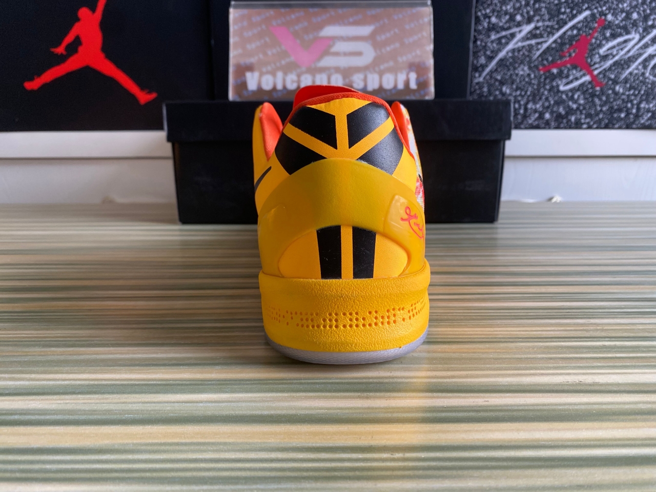 Kobe 8 Shanghai Fireworks 555035-800