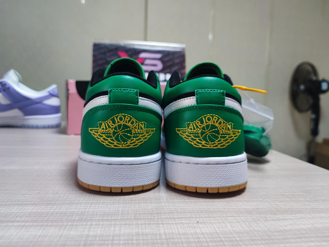 Jordan 1 Low SE Holiday Special (2022) DQ8422 300