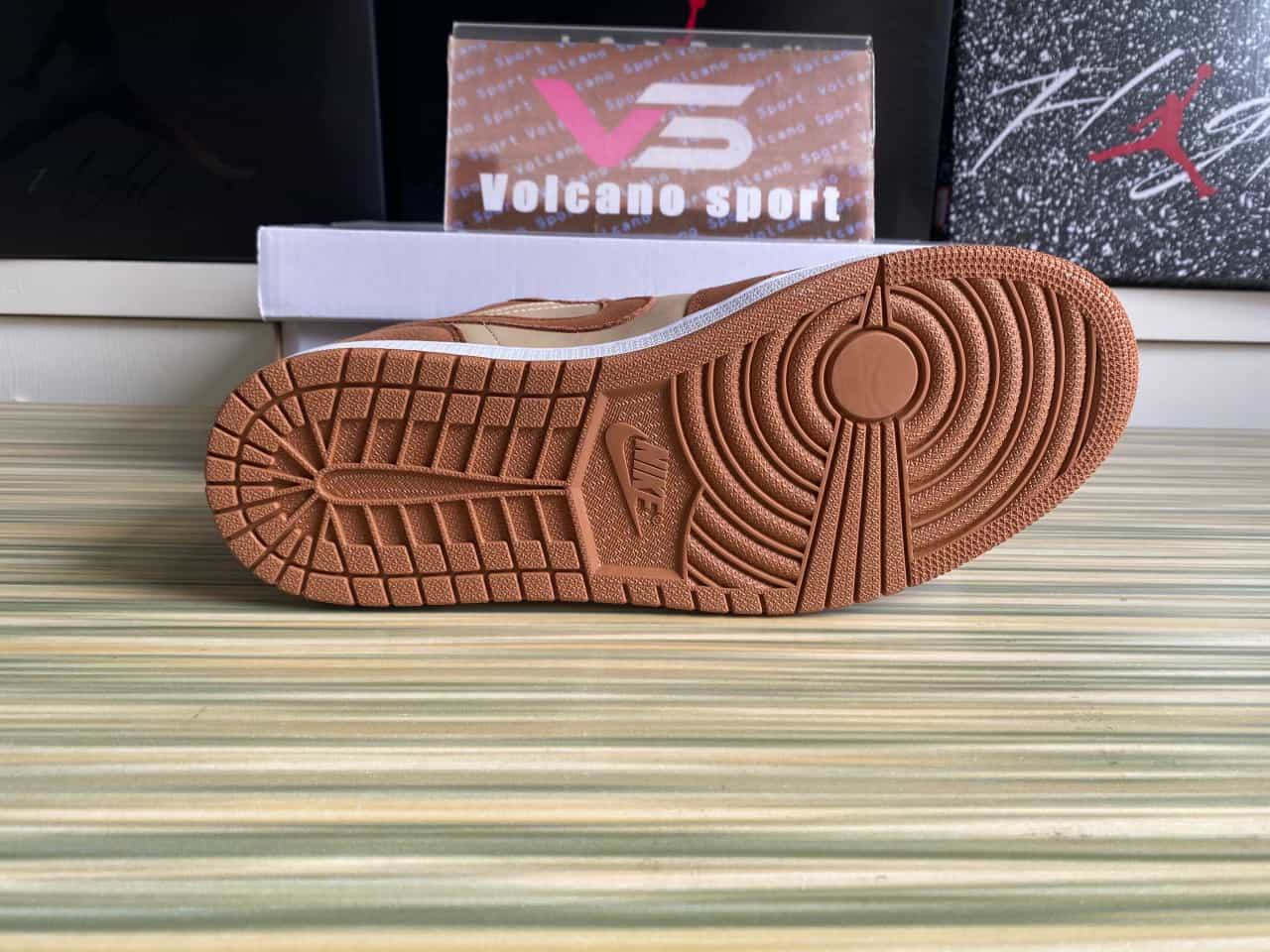 Jordan 1 Low SE Legend Coffee FJ3453-200