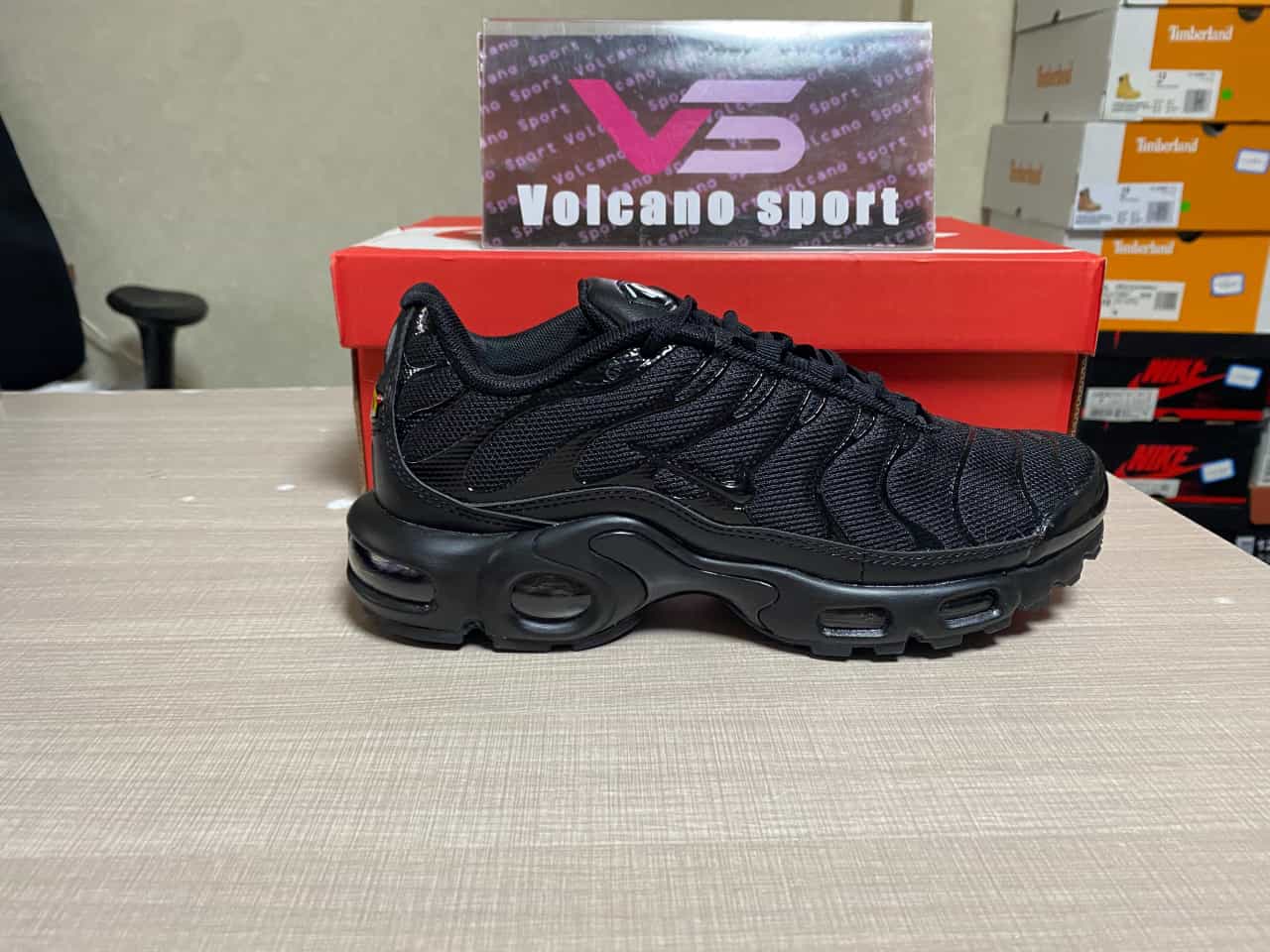 Nike Air Max Plus Triple Black 604133-050