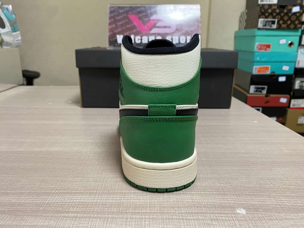 Jordan 1 Mid Pine Green 852542-301