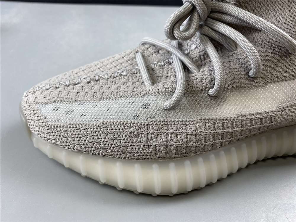 Yeezy Boost 350 V2 Tail Light