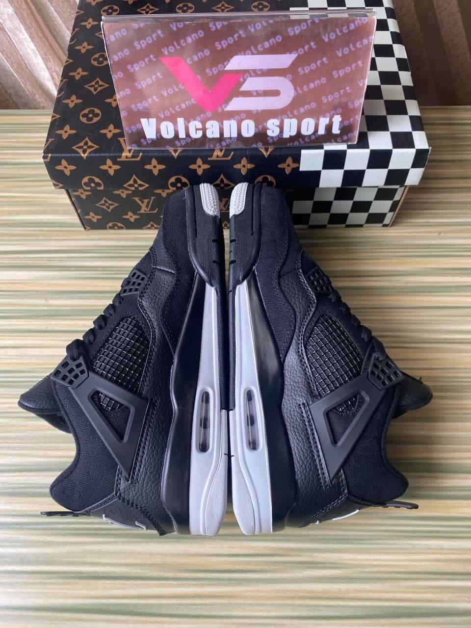 Jordan 4 X LV