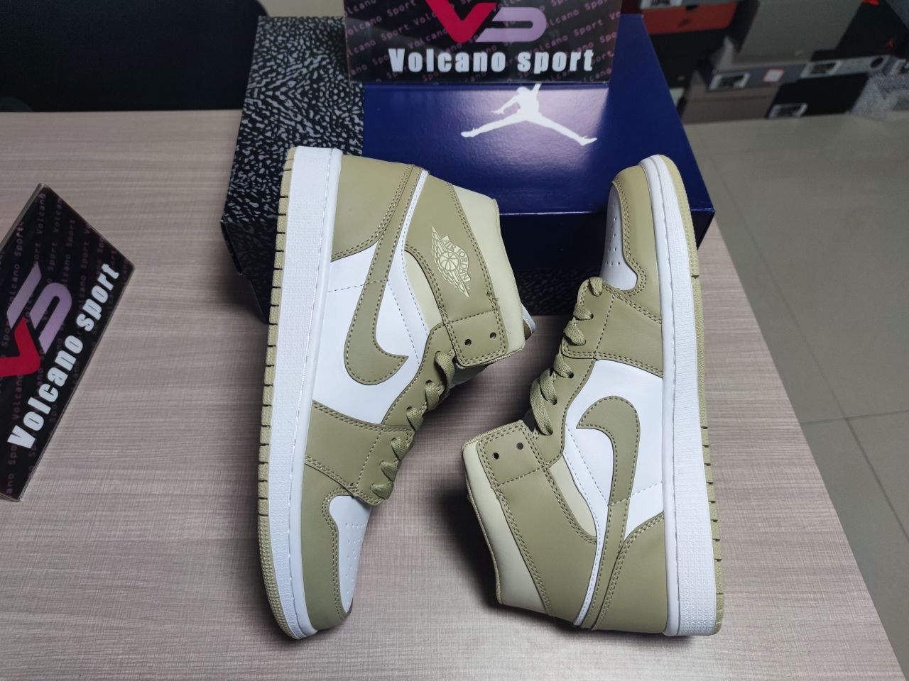 Jordan 1 HIGH ZOOM R2T DV3142 321