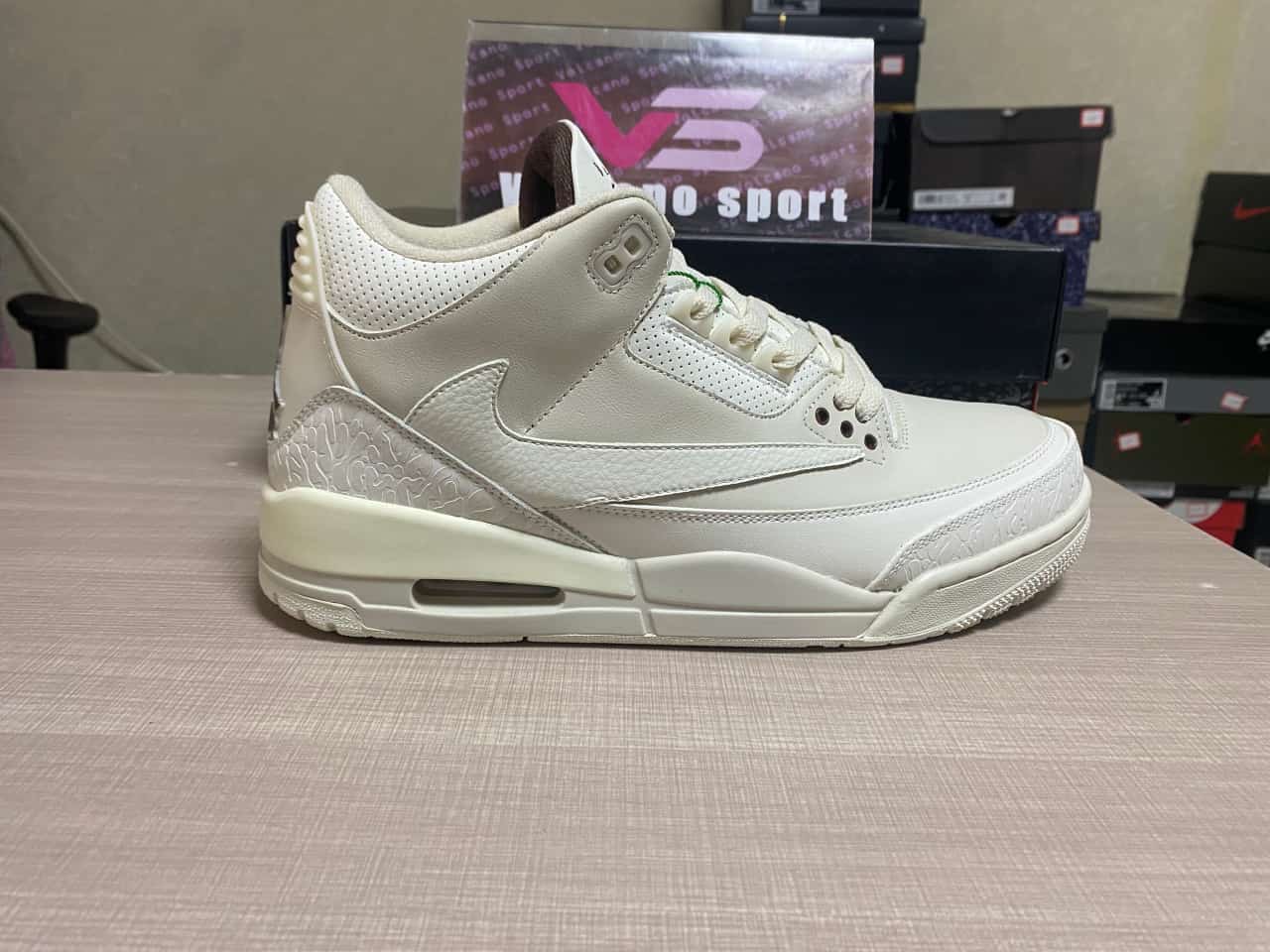 Jordan 3 x Travis Scott TS 136064-668
