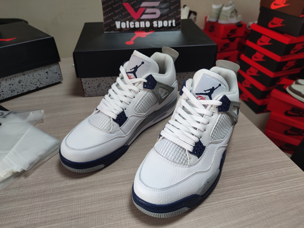 Jordan 4 “Midnight Navy” DH6927-140