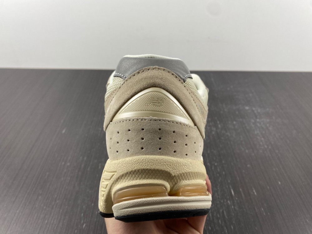 New Balance 2002R Calm Taupe