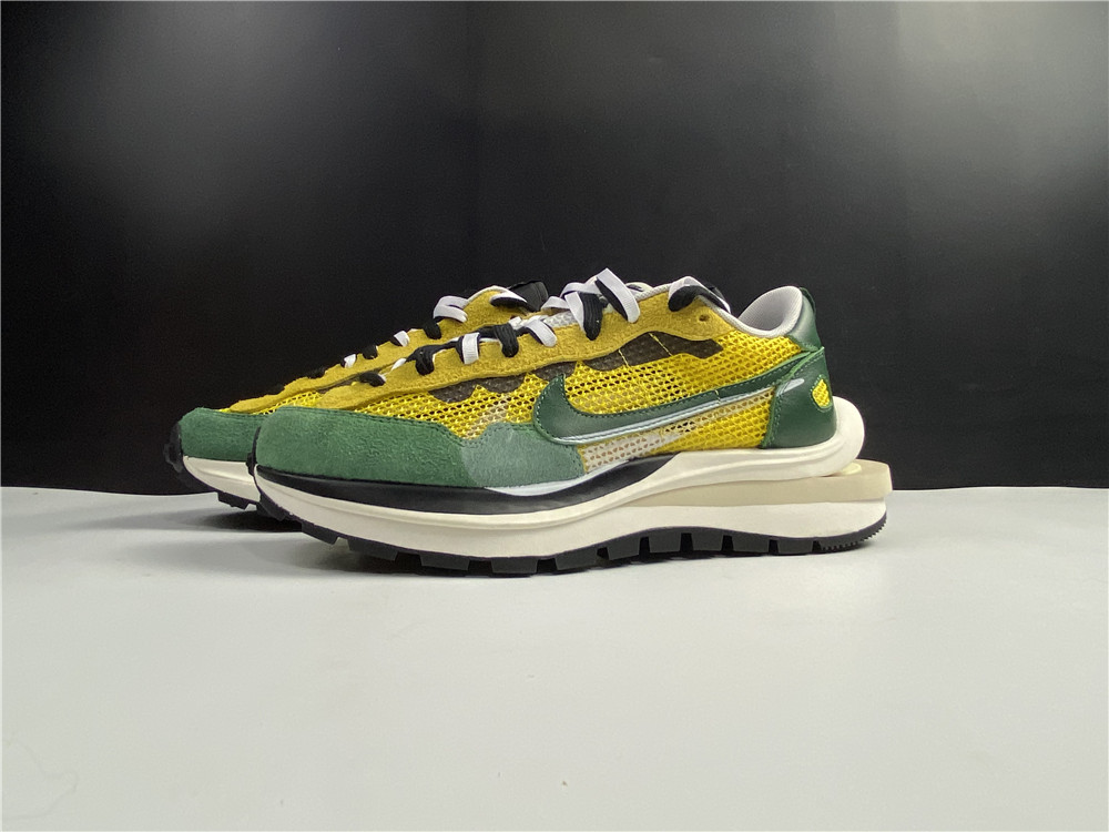 Nike Vaporwaffle sacai Tour Yellow Stadium Green CV1363-700