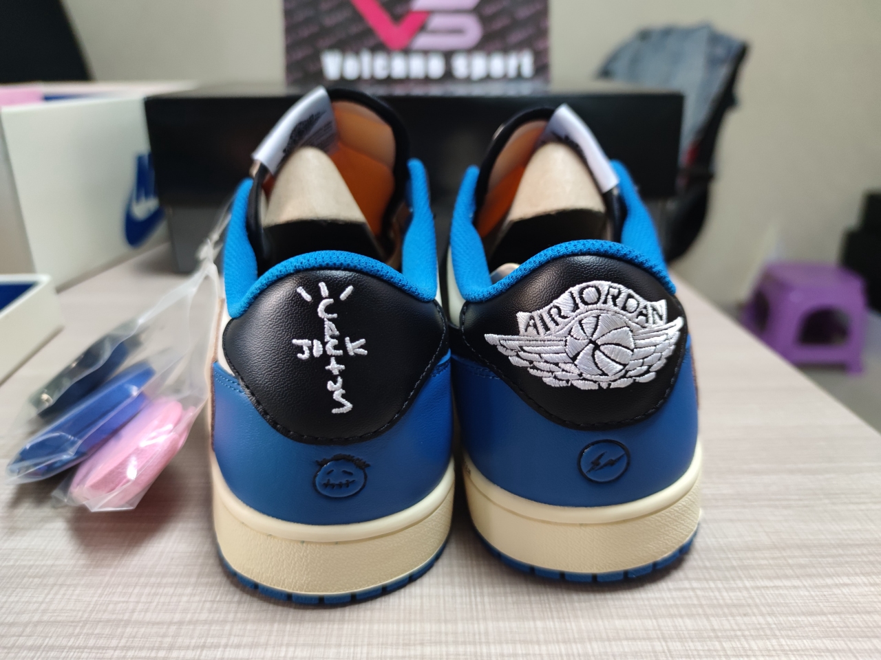 Travis Scott x Fragment Design x Jordan 1 Low OG SP “Military Blue” DM7866 140