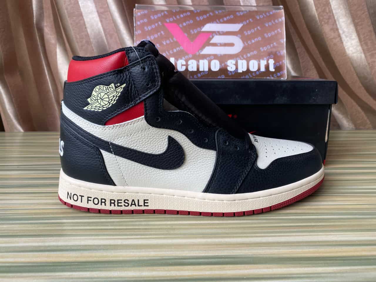 Jordan 1 Retro High Not for Resale Varsity Red 861428-106