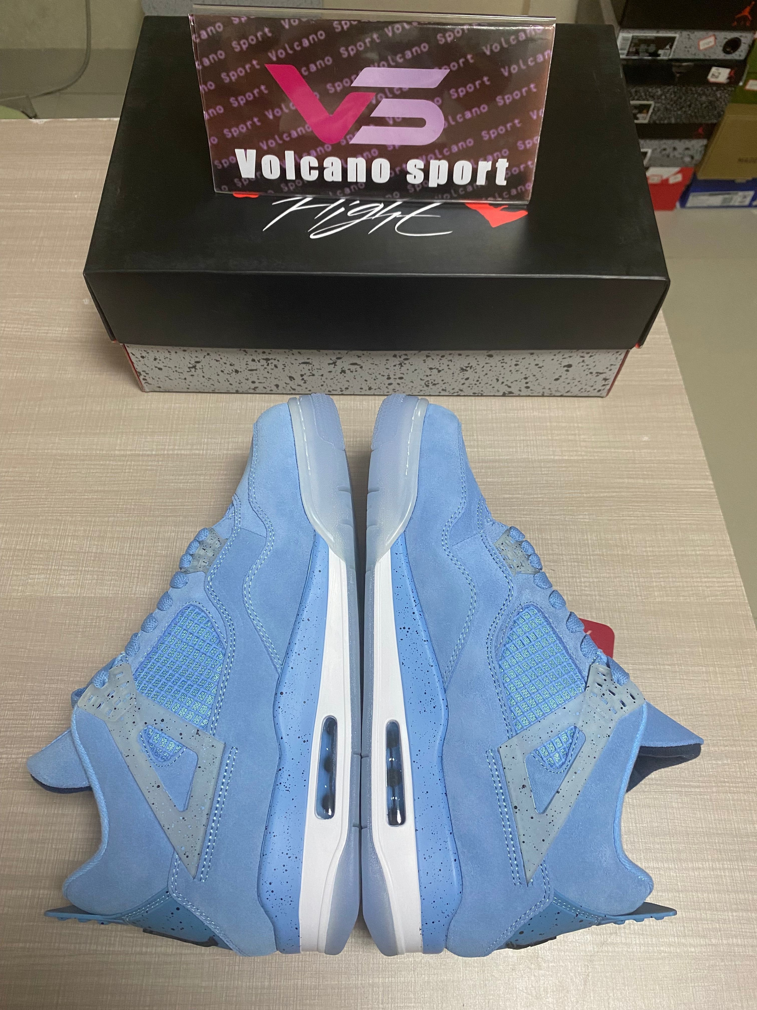 Jordan 4 Retro UNC PE 904284