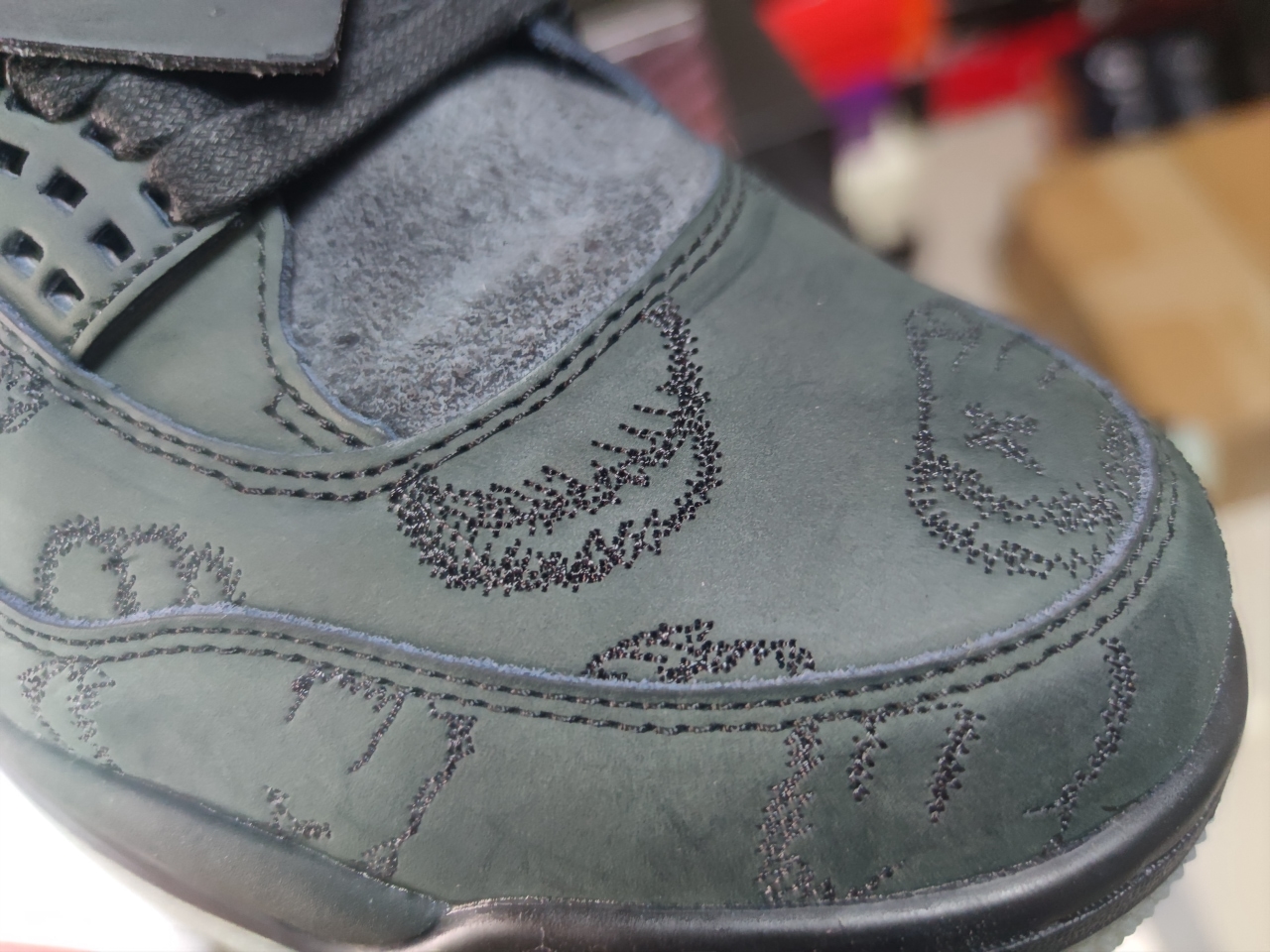 Jordan 4 Retro Kaws Black 930155-001