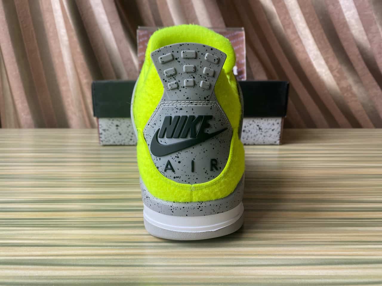 Air Jordan 4 Tagz Logo DV6773-700