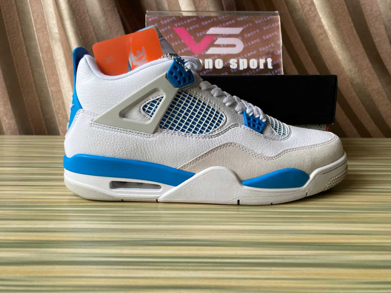 Jordan 4 Retro military blue FV5029-141