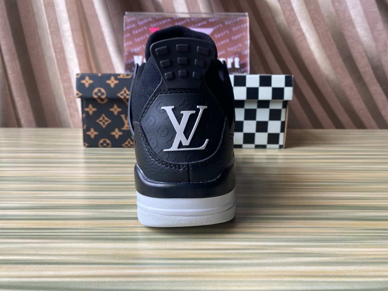 Jordan 4 X LV