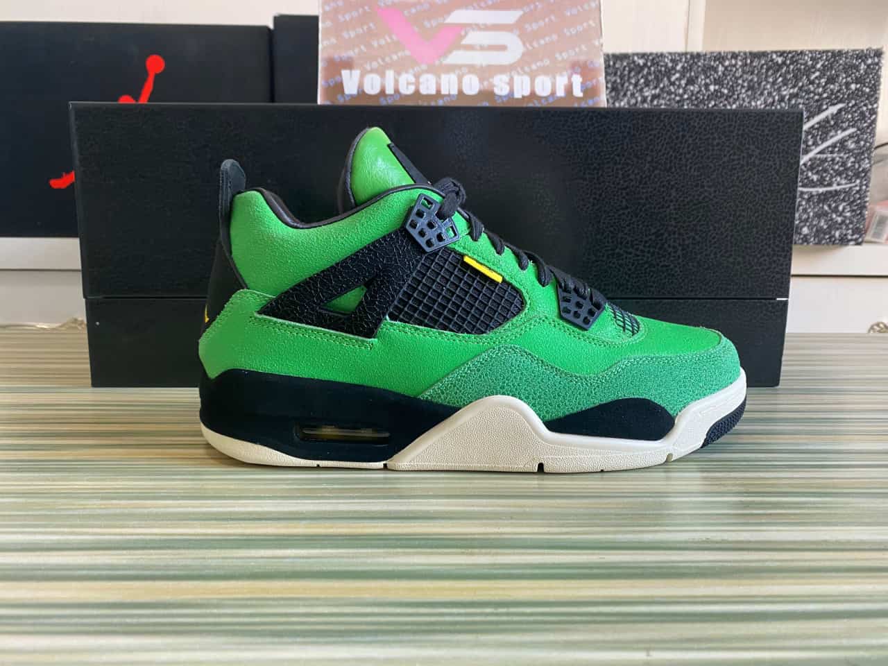 Air Jordan 4 “Manila”