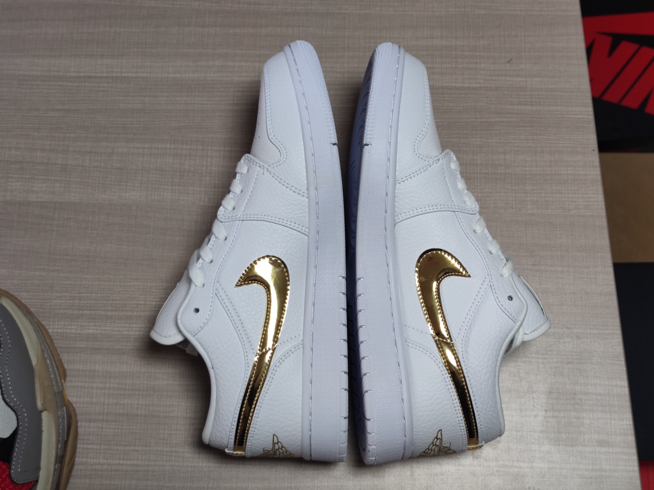 Jordan 1 Low White Metallic Gold CZ4776 100