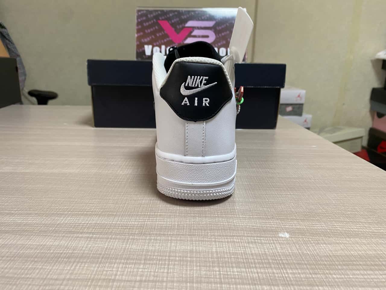 Air Force 1 Low Carabiner Swoosh Red DH7579-100