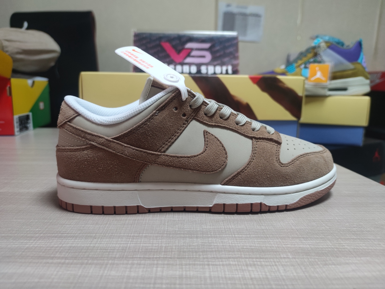 Dunk Low SE Sand Drift FD0873-126