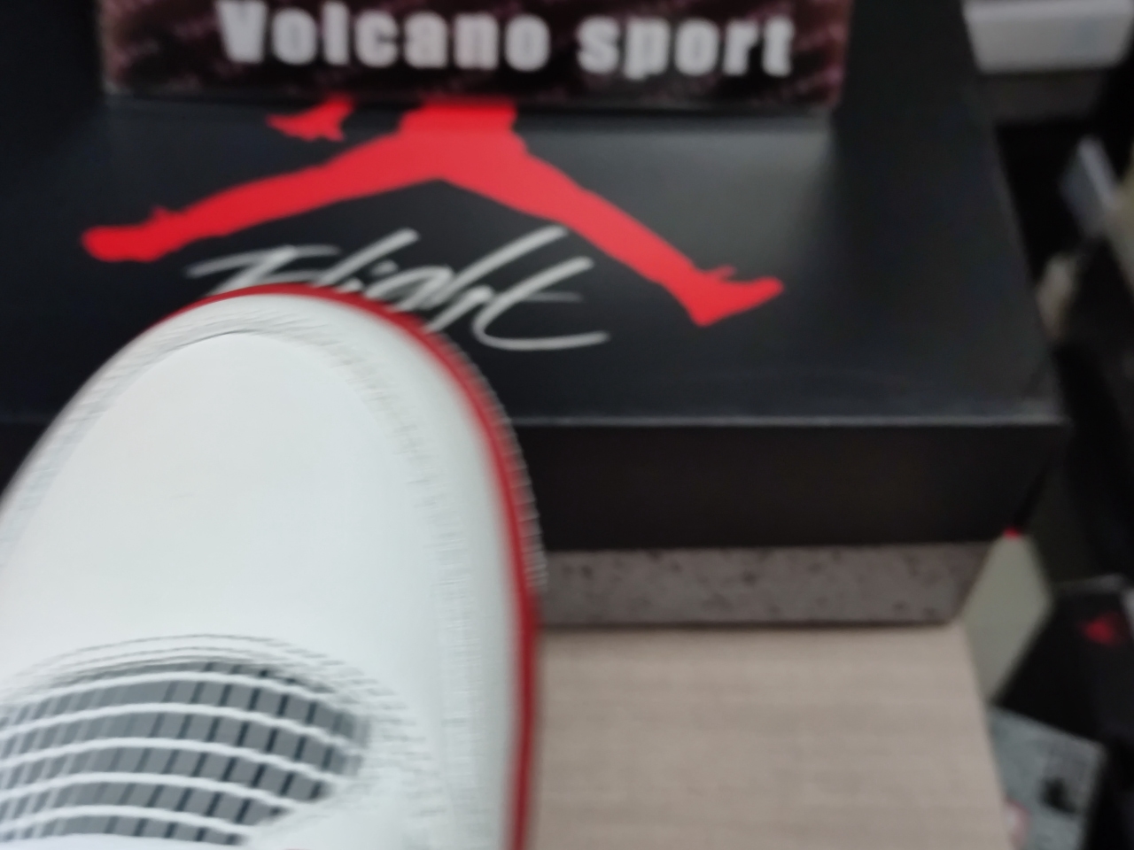 Jordan 4 Retro Fire Red DC7770-160