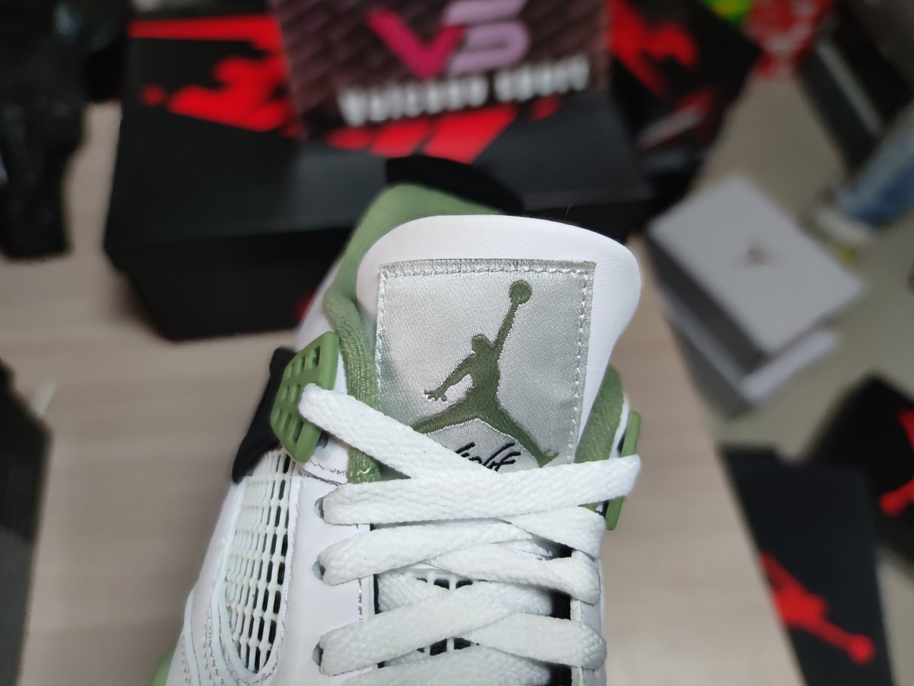Jordan 4 Retro Seafoam AQ9129 103