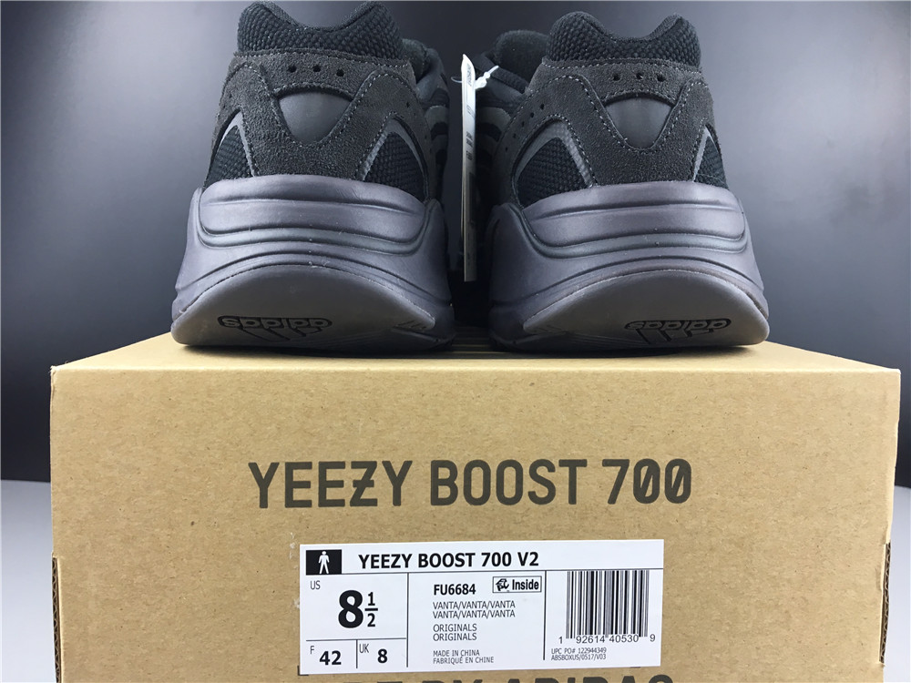 adidas Yeezy Boost 700 V2Vanta