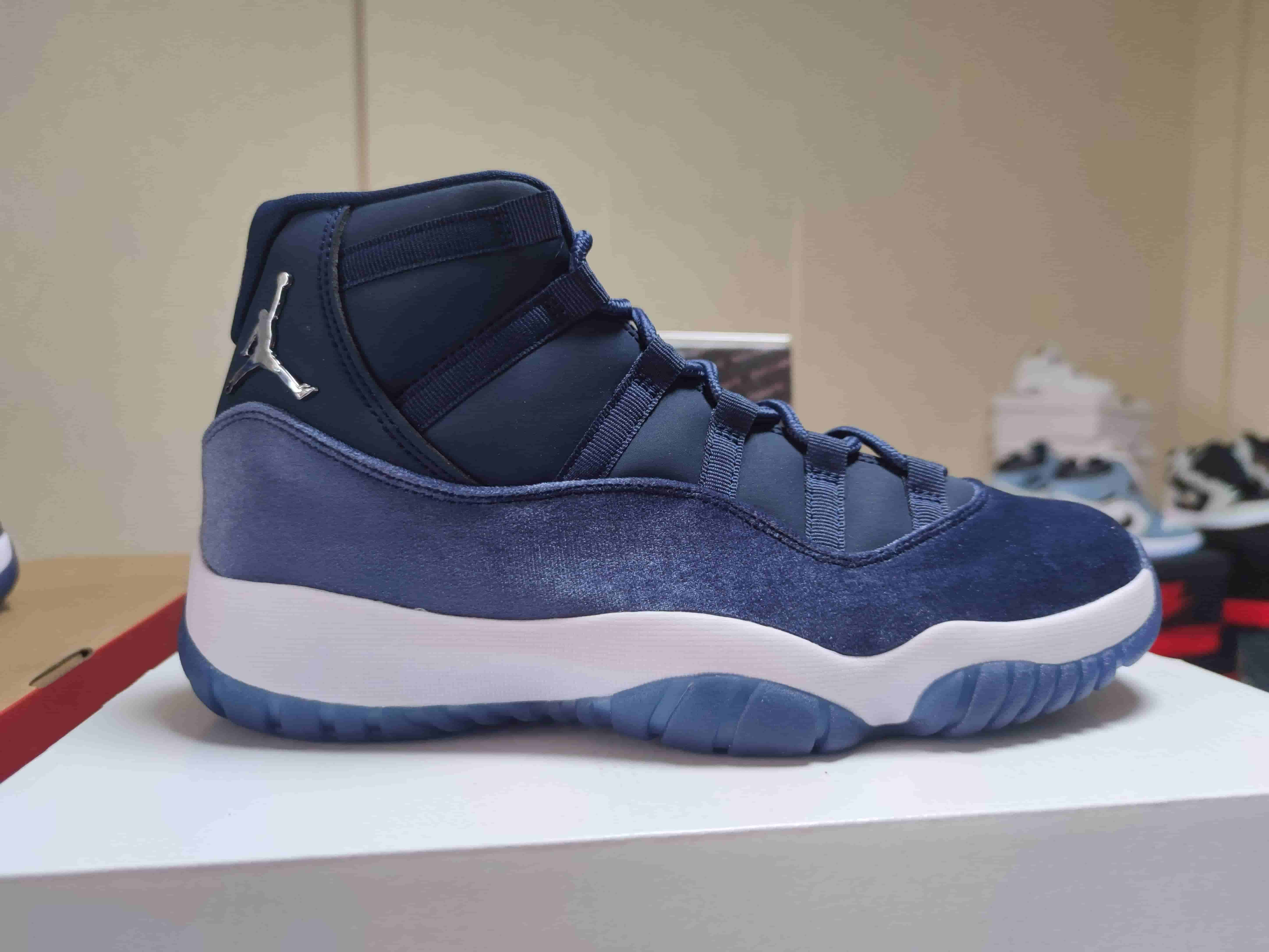 Jordan 11 Velvet WMNS “Midnight Navy” AR0715-441