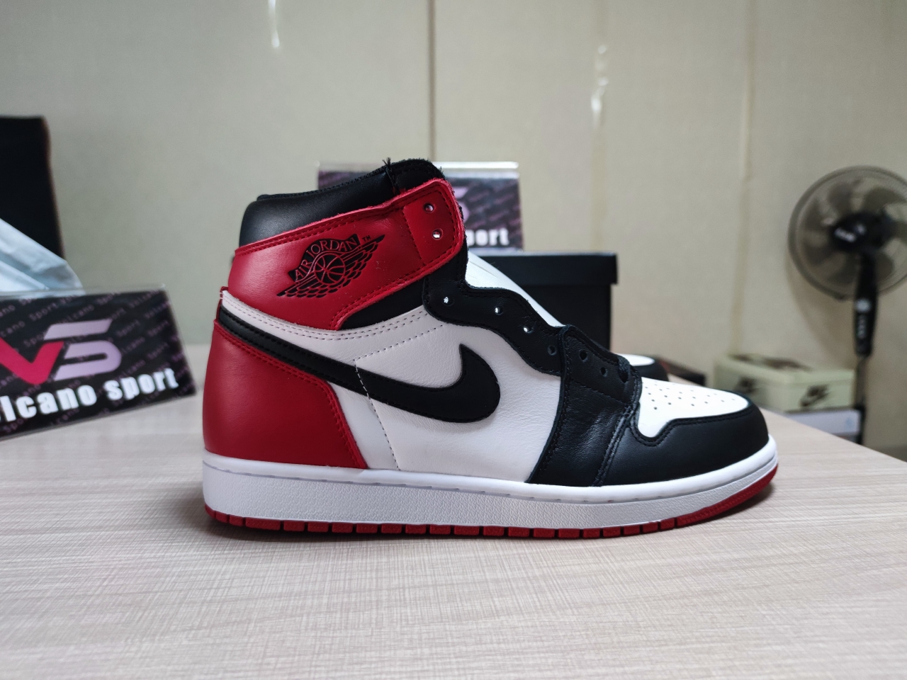 Wmns Jordan 1 High OG 555088 125