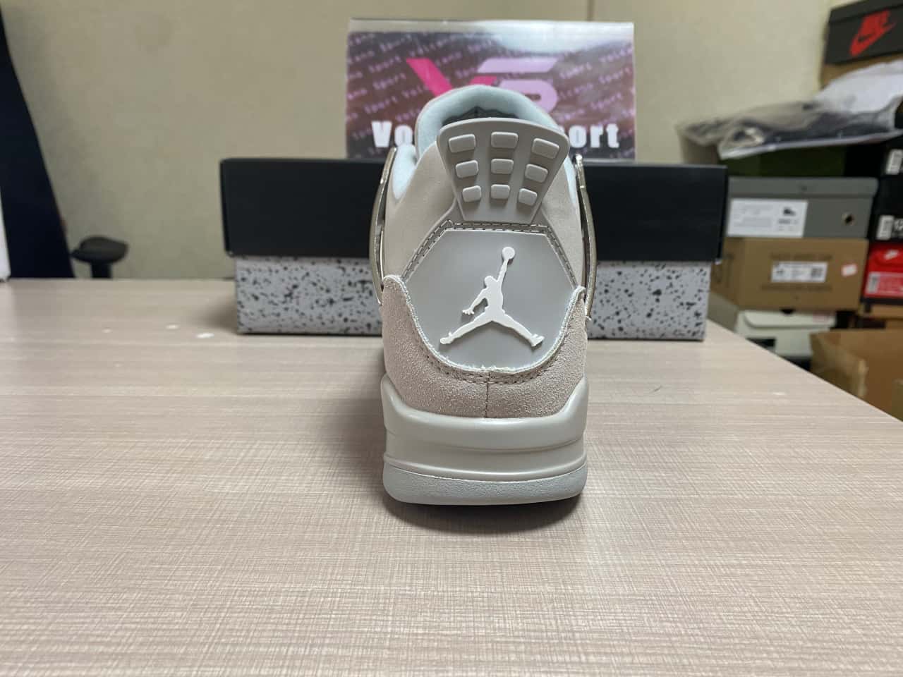 Jordan 4 Retro Frozen Moments AQ9129-001