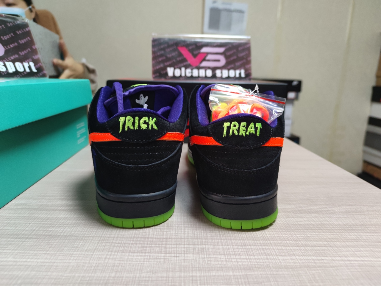 SB Dunk Low Night of Mischief Halloween BQ6817-006