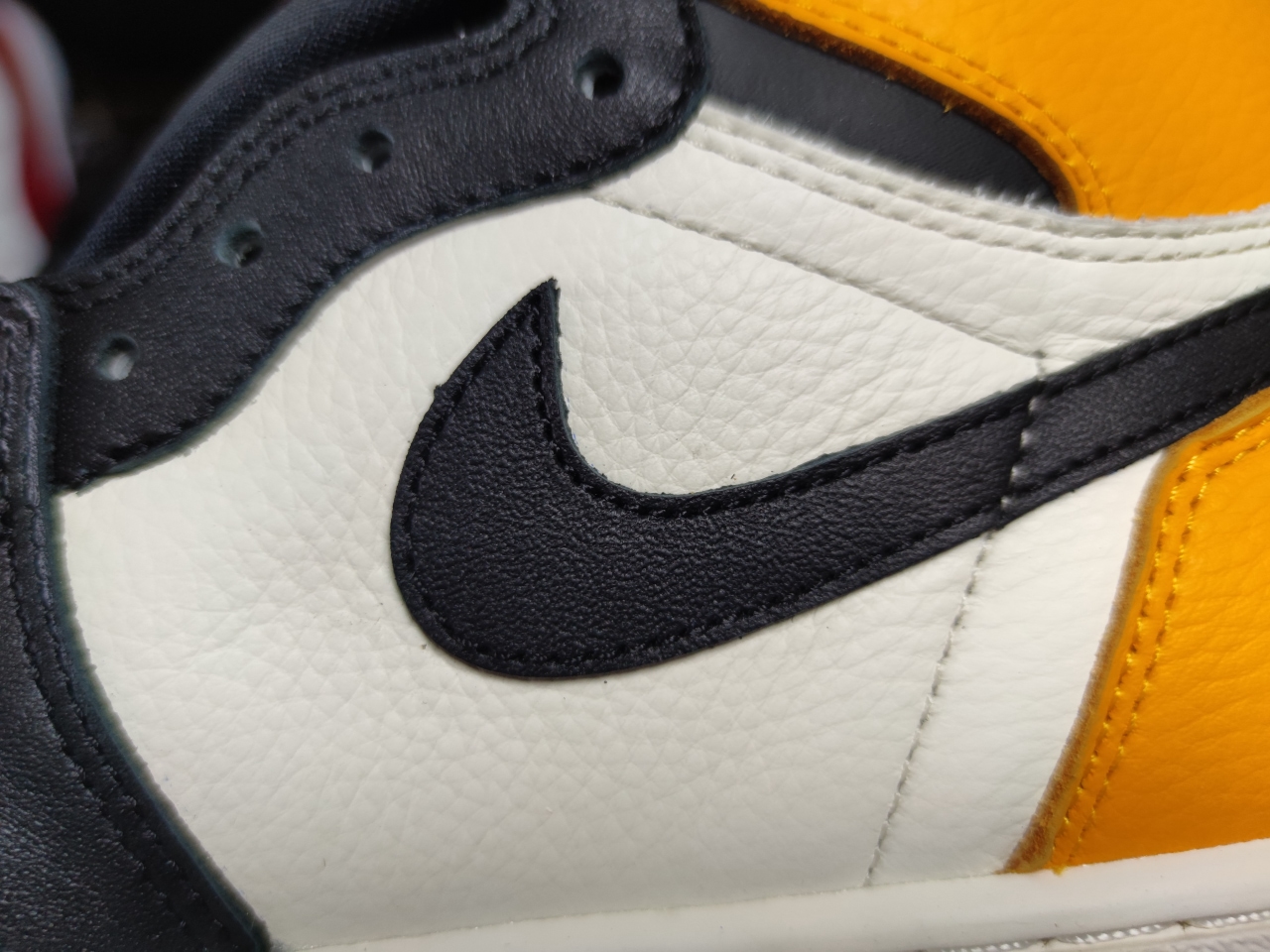 Jordan 1 Retro High OG Taxi 