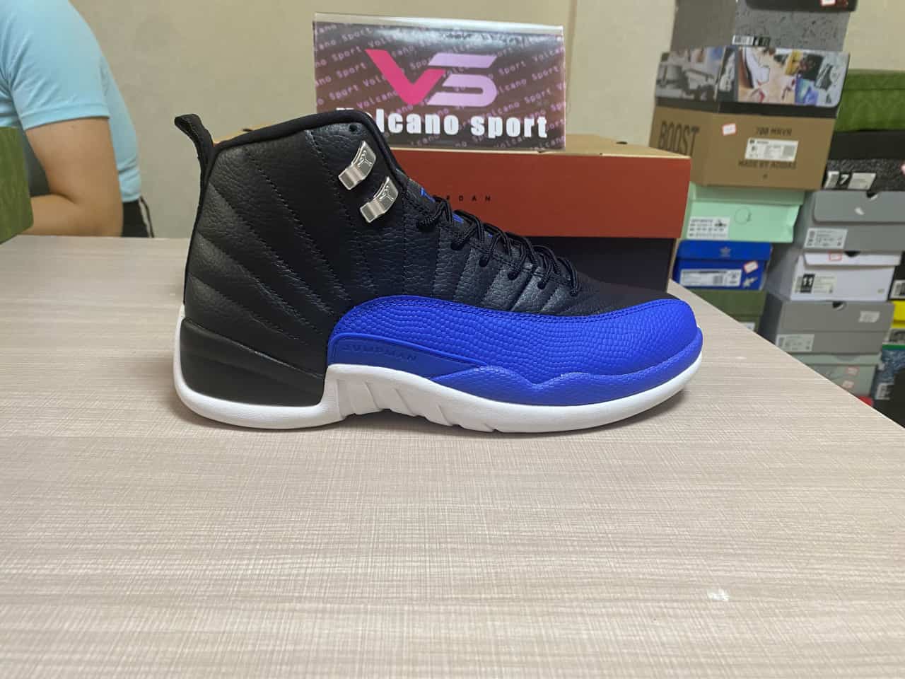 Jordan 12 Retro Hyper Royal AO6068-004