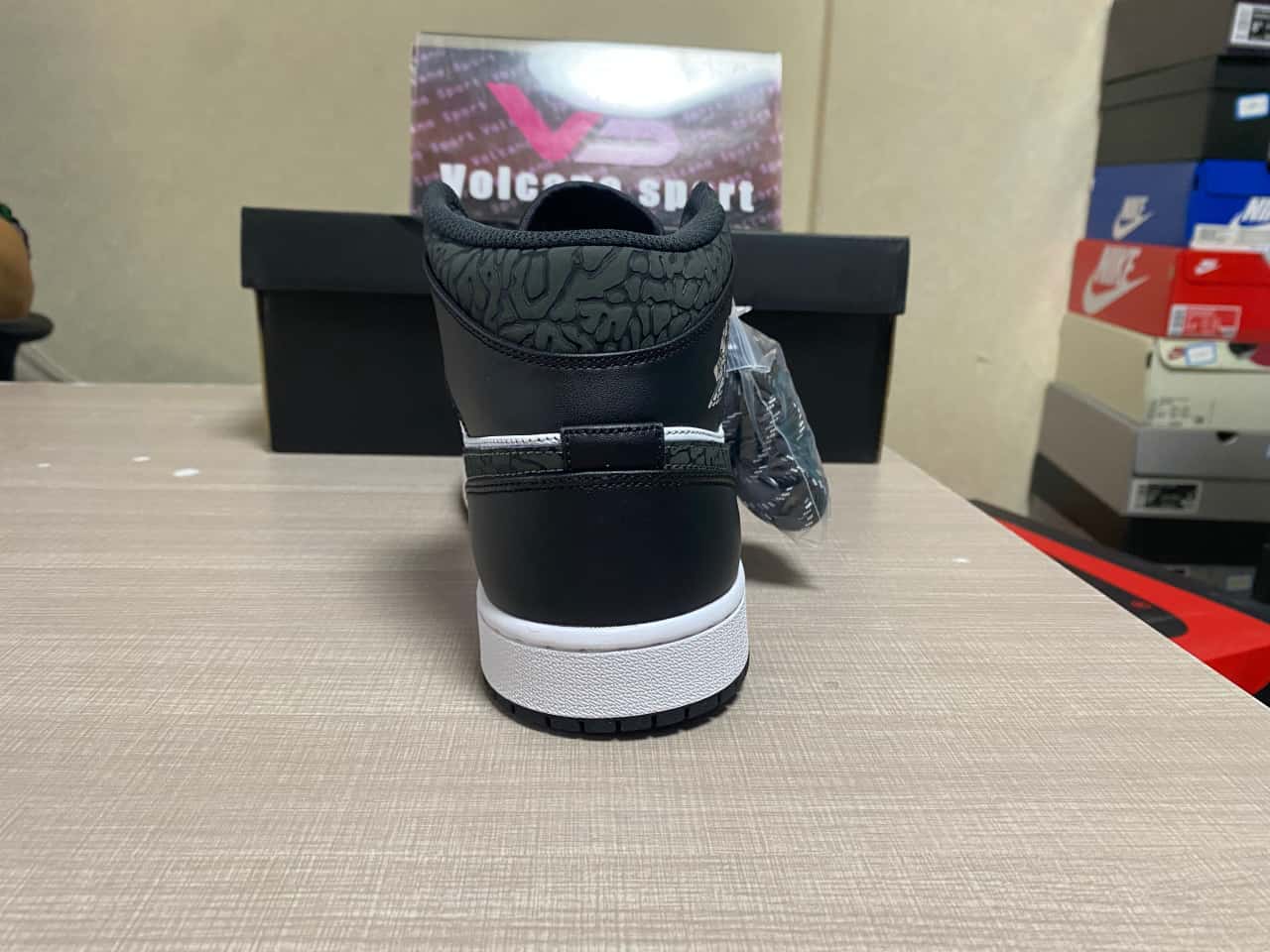 Jordan 1 Mid SE Panda Elephant FB9911-001