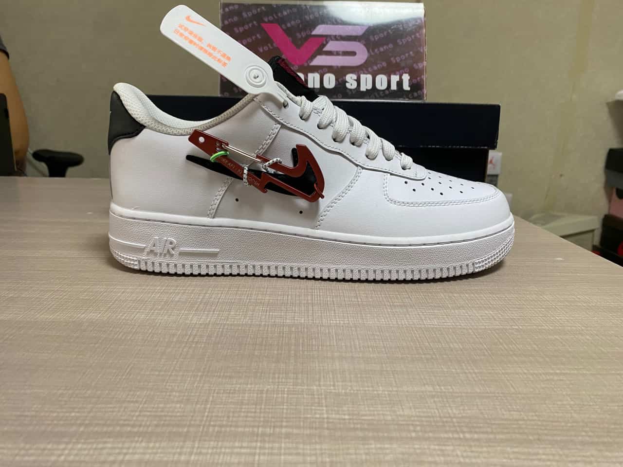 Air Force 1 Low Carabiner Swoosh Red DH7579-100