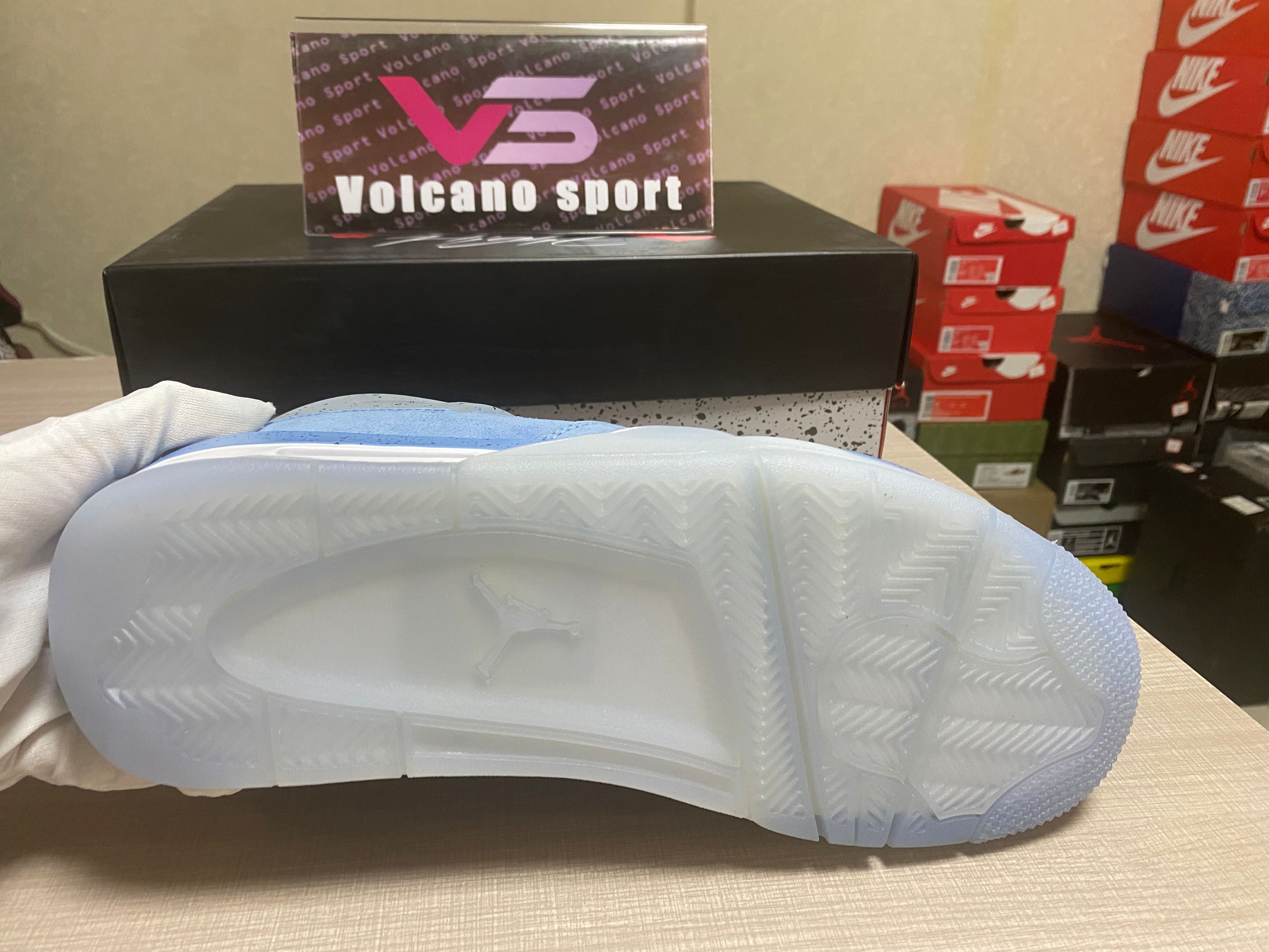 Jordan 4 Retro UNC PE 904284