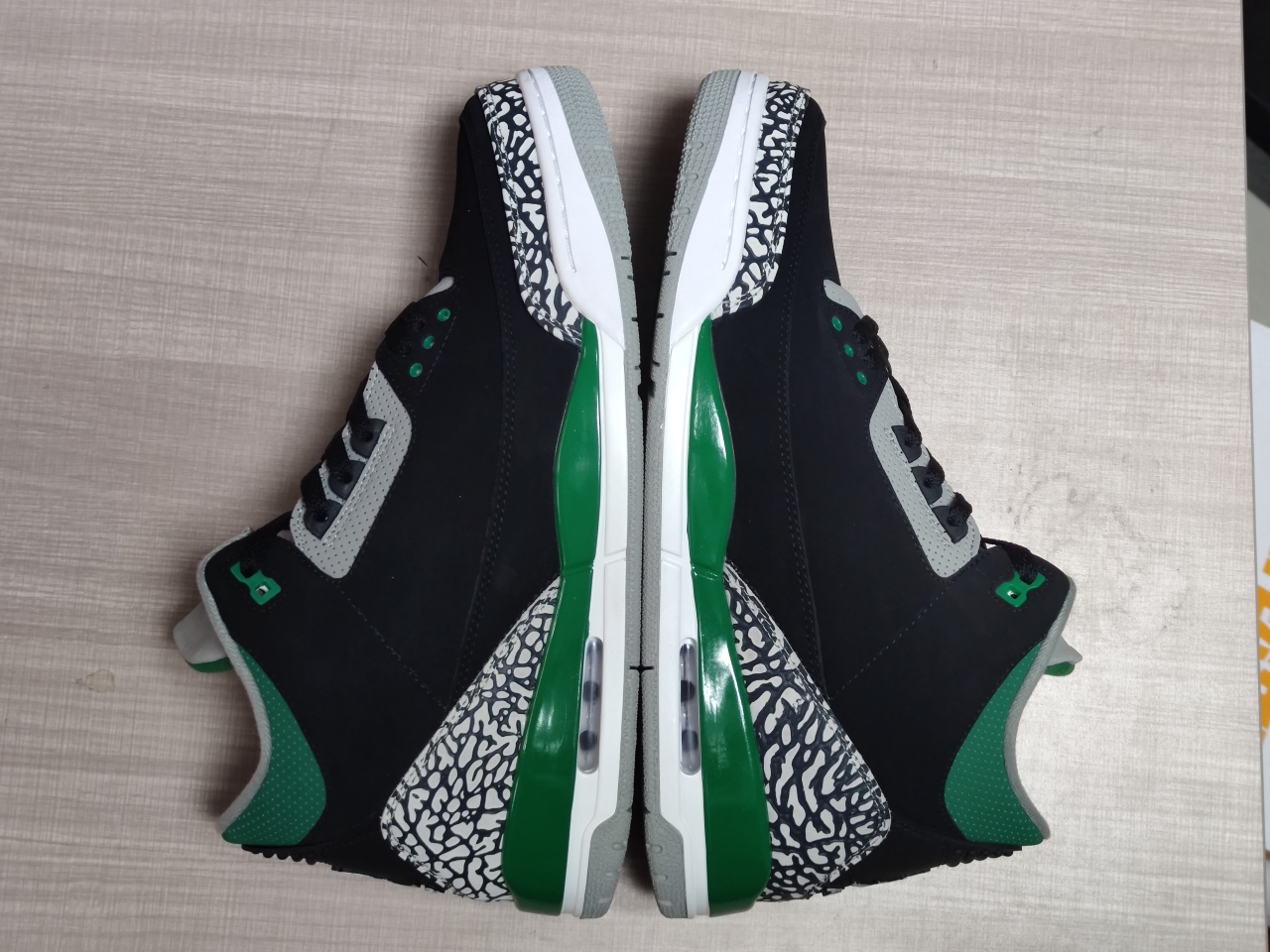 Jordan 3 Retro Pine Green CT8532-030