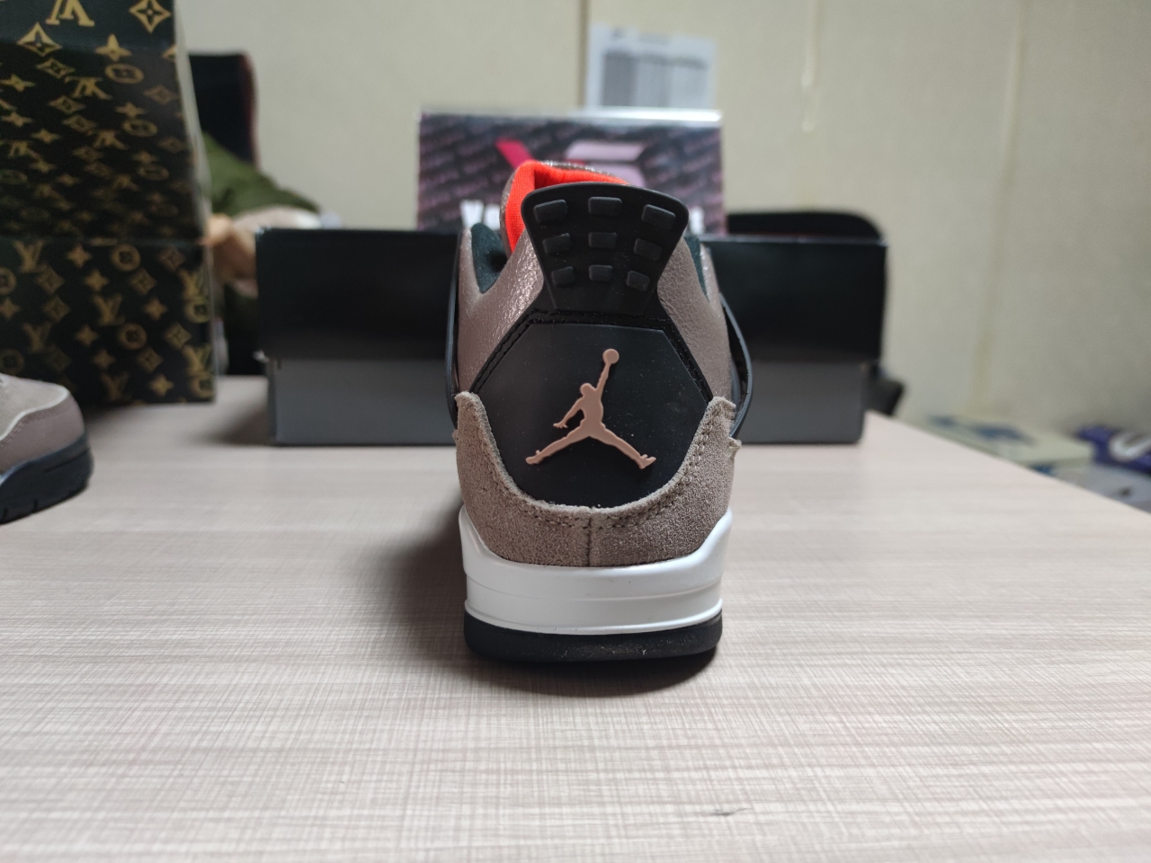 Jordan 4 Retro Taupe Haze DB0732 200